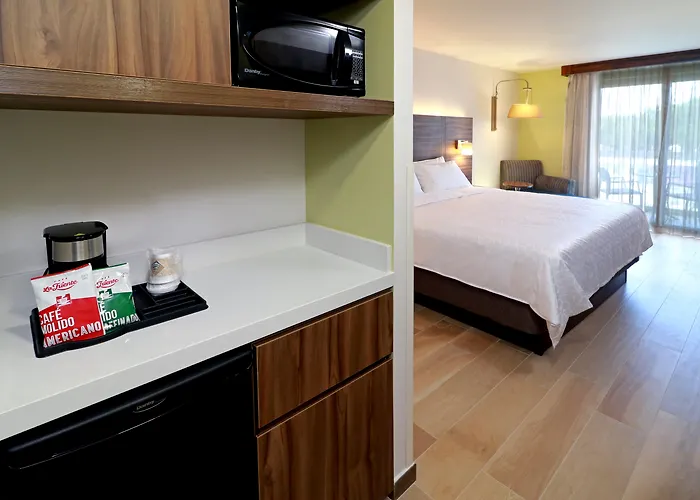Express & - By Ihg Hotel 3*