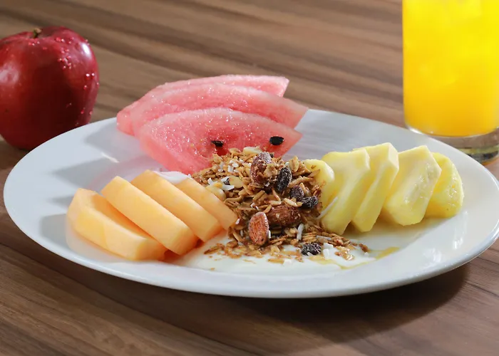Express & - By Ihg Hotel 3*