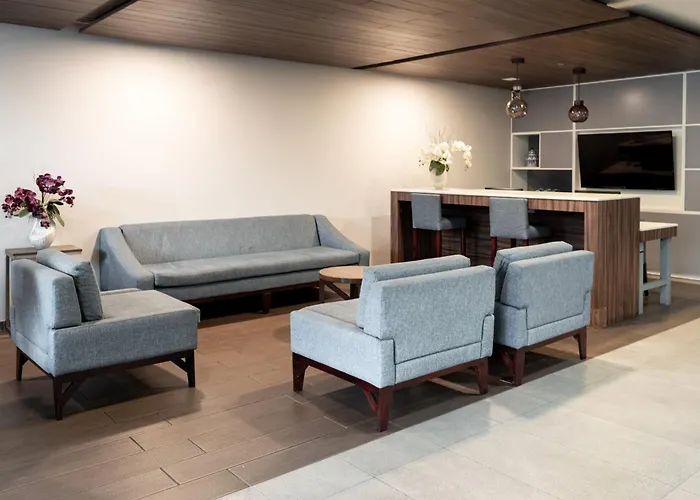 Hotel Express&suites - Playa Del Carmen, An Ihg 3*