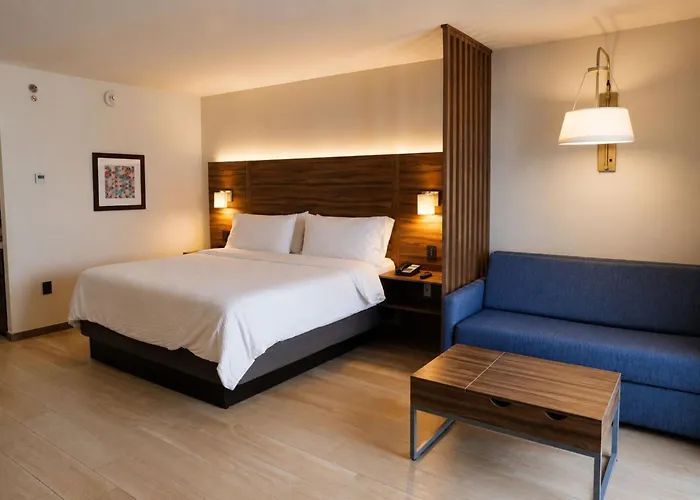 Express & - By Ihg Hotel 3*