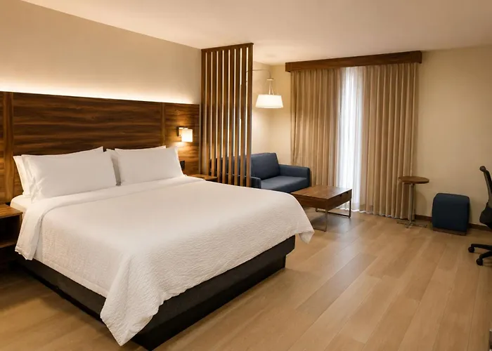 Hotel Express&suites - Playa Del Carmen, An Ihg